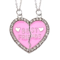 Detailopname van de roze magnetische BFF-hartketting met strassteentjes en Best Friends-tekst - Rhinestone Pink Best Friends Splicing Style