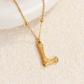Collar de acero de titanio con colgante de letra L texturizada y cadena de cuentas oro - Oro L