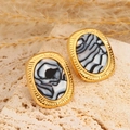 Boucles d'oreilles rétro en acier titane avec marbre brun et bordures dorées cannelées - Style Oval Marbré Texture Rayonnante (13)