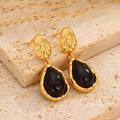 Boucles d'oreilles dorées vintage avec résine goutte noire sur support pierre - Style Pendentif Goutte Noir Ondulé (34)