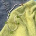 Collier en perles baroques avec breloques fleurs marguerites vertes et jaunes - Vert