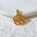 Vergulde bloemhanger met oranje emaille en zirkonia stenen in macro-opname - Oranje Emaille Bloemenstijl (5) / Goud