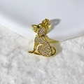 Goldener Shiba Inu Welpen-Anhänger mit Mikro-Pave-Zirkonia und schwarzen Augenakzenten - Goldener Sitzender Hund