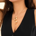 Poliertes Gold Spiralhalskette für Damen mit modernem flüssigem Metallanhänger Charm - Goldene Halskette (6323)