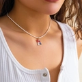 Collana patriottica con pendente USA a motivi della bandiera su cordino bianco trendy - Stile Lettere USA (6356)
