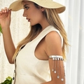 Λεπτομέρεια από ασημί boho περιβραχιόνιο με κρεμαστά νομίσματα και μεταλλικά κρόσσια - Στυλ Φούντα Vintage Νομίσματος (0278) / Ασημί