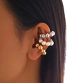 Set di tre polsini per orecchie in argento, oro e perle per orecchie senza buco su modella - Confezione da 3 / Multicolore