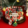 Bracelet de Noël en perles d'argile avec lettres JOY et charms de fête colorés - Ensemble de Breloques Père Noël Bonhomme de Neige (5561)