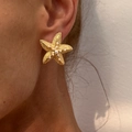 Textured gold starfish earrings with white pearls for beach vacation jewelry style - Starfish Pearl (3532) / Gold