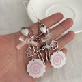 Ciondolo per cellulare con perla a cuore, fiocco rosa e pendente a spirale narutomaki - Stile Narutomaki Rosa (6098)