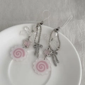 Set di 2 portachiavi a farfalla con ciondoli Narutomaki in resina rosa e bianca - Combinazione Stili Ciondolo Fiocco Cuore Narutomaki (6098)