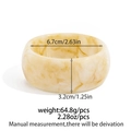 Detailansicht eines Kunstharzreifens mit Marmortextur, 6,7 cm Durchmesser und 3,2 cm Breite - Glatter Marmorstil (2501) / Beige