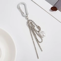 Porte-clés minimaliste perle Baroque avec chaînes argentées et fermoir mousqueton chic - Style de Gland en Perle Irrégulière (0303) / Argenté