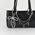Borsa chic in pelle nera con fiocco di perle, catene argentate e ciondolo a croce - 02 Set Bianco K Da 2 Pezzi 6861