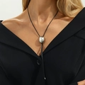 Collar largo minimalista con colgante ovalado plateado y cordón de cera negra mujer - Plateado