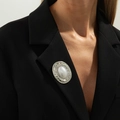 Spilla ovale irregolare in argento con grande perla bianca su risvolto nero - Perla Ovale Vintage (0340) / Argento