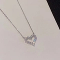 Collar de corazón hueco plateado con circonitas brillantes y cadena minimalista - Plateado