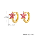 Dettaglio di orecchini a cerchio dorati a fiore con pietre rosa e misure indicate - Dorato Rosa Fiore (EBD-481G02)