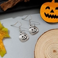 Vintage zilveren Halloween pompoen oorbellen op rustiek hout en herfstbladeren decor - Pompoen Stijl (2)