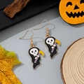 Vue détaillée de boucles d'oreilles faucheuse avec capes noires pour Halloween - Style Faucheuse Squelette (18)