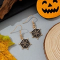 Détail de boucles d'oreilles toile d'araignée or et noir pour bijoux de fête d'Halloween - Style Toile d'Araignée Noir et Or (19)