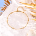 Minimalistisches goldenes Perlen-Schlangenkette-Fußkettchen am Sandstrand - Gold Schlangenkette Perlen Stil (HJ367G)