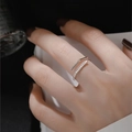 Anillo abierto de plata de doble capa con circonitas blancas y diseño geométrico - Abierto Ajustable / Doble Línea Paralela Abierta