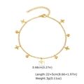 Detail von goldenen Kleeblatt- und Perlenanhängern an einer Edelstahl-Fußkette - Vierblättriges Kleeblatt Runde Perlen (JC-223G01) / 22+5cm