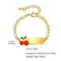 Details des vergoldeten Figaro-Armbands mit Kirsch-Anhänger und gravierbarer Platte - Gold