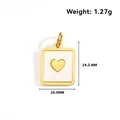 Detailweergave van 24k vergulde vierkante hanger met hartvormig schelpinlegsel - Hart Vierkante Stijl (CTS01) / Goud