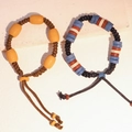 Bracciale etnico in ceramica con perline, corda regolabile e design stile oracolo - MU07