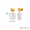 Detail of baroque pearl earrings with pebble-shaped gold studs and textured pendants - ED-889G (Gold)