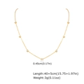 Detailweergave van 40+5 cm gouden ketting met zeven hartvormige zirkoon hangers - Platte Kruisketting Hart Hanger Halsketting (NC-2331G)