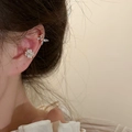 Conjunto de pendientes de clip con mariposa y flor de circón en acabado dorado - Mariposa y Flor (3007+3008) / Estilo Mariposa y Flor Dorado