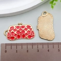 Ciondolo borsa smaltato rosso con motivo a C dorato per gioielli DIY, misura 3,3cm - Borsa Smalto Rosso 30*17mm (22899)