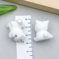 Détails de pendentifs chat en velours blanc montrant la texture douce et les dimensions - Chien Flocage Blanc Rose (23143) / 26*23mm