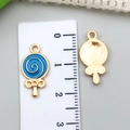 Colgante de piruleta en esmalte azul y dorado para pulseras y collares de bricolaje - Piruleta Esmalte Azul Lago 9x18mm (12337)