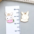 Pendentif lapin rose en alliage doré avec finition émaillée pour bijoux DIY créatifs - Style Lapin en Émail Blanc (17506)