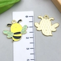 Geel en zwart emaille bijenbedel voor DIY sieraden maken met gouden plating - Gele Emaille Bij Stijl