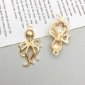 Pendentifs poulpe dorés pour bijoux DIY avec détails en métal sur le devant et le dos - Poulpe (16.5x30.5mm)