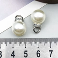 Colgante de perla 10mm con aro de strass y cierre de plata para joyería DIY - Plata + Blanco (16501)