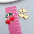Pendentif cerise en alliage émaillé rouge pour la création de bijoux DIY - Cerise Rouge (23443) / 20x17mm