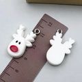 Cartoon Weißes Rentier Harz Anhänger mit Roter Nase für DIY Weihnachts Schmuckherstellung - 14x26mm / Weißes Harz-Rentier (17025)