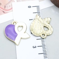 Ciondolo a cuore viola e bianco in lega con cornice dorata per creazione gioielli fai-da-te - Stile Fiocco a Palloncino Viola (24872)