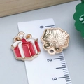 Rode emaille kerstcadeau hanger met strassteentjes voor het maken van DIY-sieraden - Rode Geschenkdoos (12531)