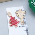 Gouden kerstboom hanger met rode emaille afwerking en 20 mm schaalverdeling - Rode Kerstboom (25463)