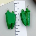 Pendentifs légumes en résine verte pour bijoux DIY avec anneaux et guide de taille - Green Resin Okra