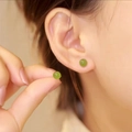 Pendientes minimalistas de jade Hetian verde para mujer con diseño de perla redonda - Verde Manzana 8mm