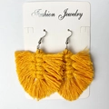 Close-up of bright yellow macrame fringe earrings with leaf-shaped woven texture - 小号亮黄色款式 (S5)