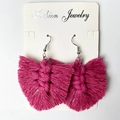 Close-up of handmade rose red woven tassel earrings on fashion jewelry card - 小号玫红色款式 (S8)